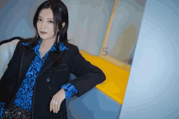 麻雀：军统情报只玩摩斯密码，小伙呼啸山庄直接记录！美女都傻了游戏画面