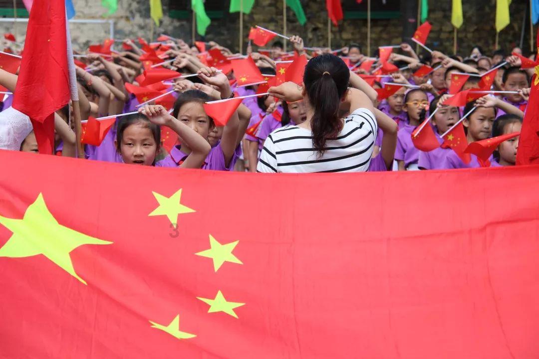 在和孩子闹别扭后要怎么去让他完成作业？游戏画面