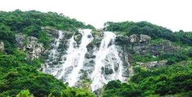 “大”地承瑞雪、“寒”冬万物藏，情暖新年近、围炉待春归