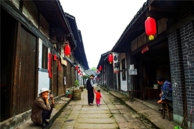 中共张家界市武陵源区第六届委员会2024年第2次常委会会议（总第63次）召开